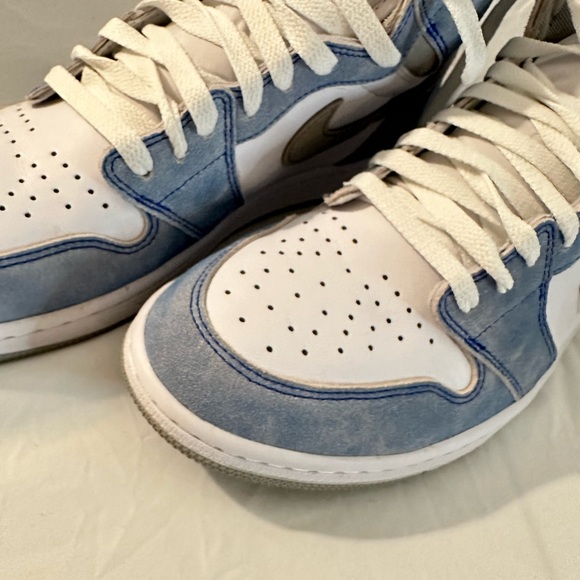 Authentic Air Jordan 1 Retro High OG GS - Picture 6 of 16